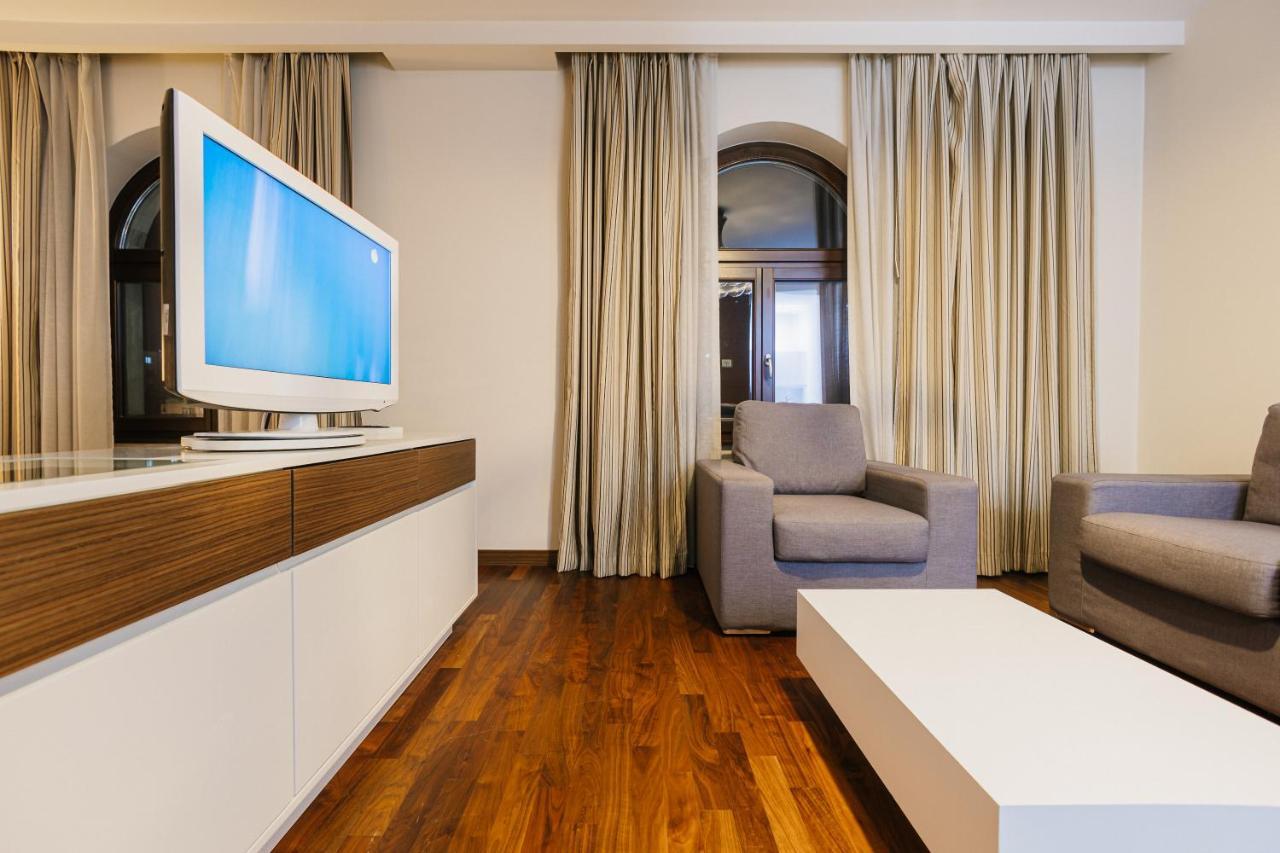 Hotel Dukagjini Peja Kültér fotó