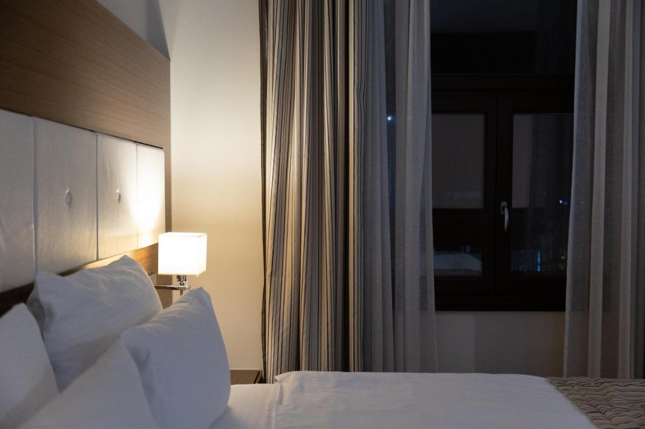 Hotel Dukagjini Peja Kültér fotó