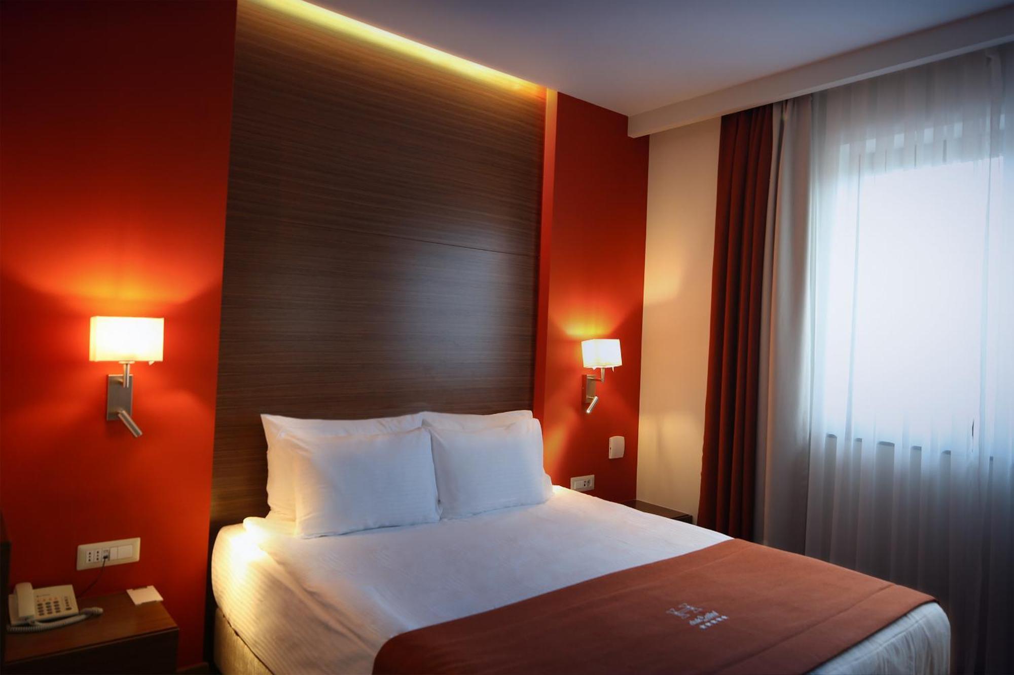Hotel Dukagjini Peja Kültér fotó