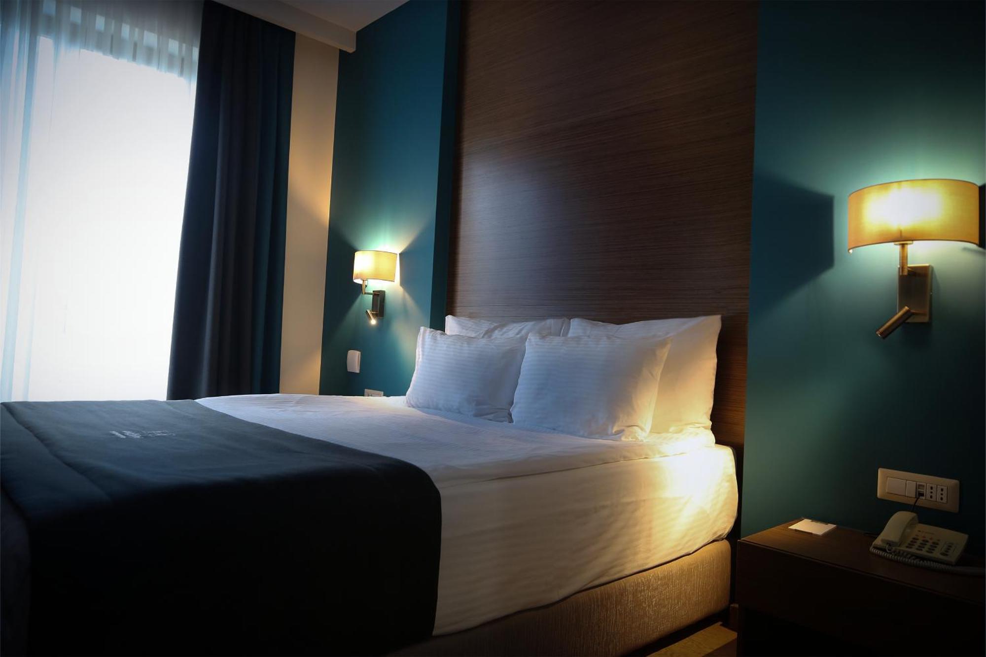 Hotel Dukagjini Peja Kültér fotó