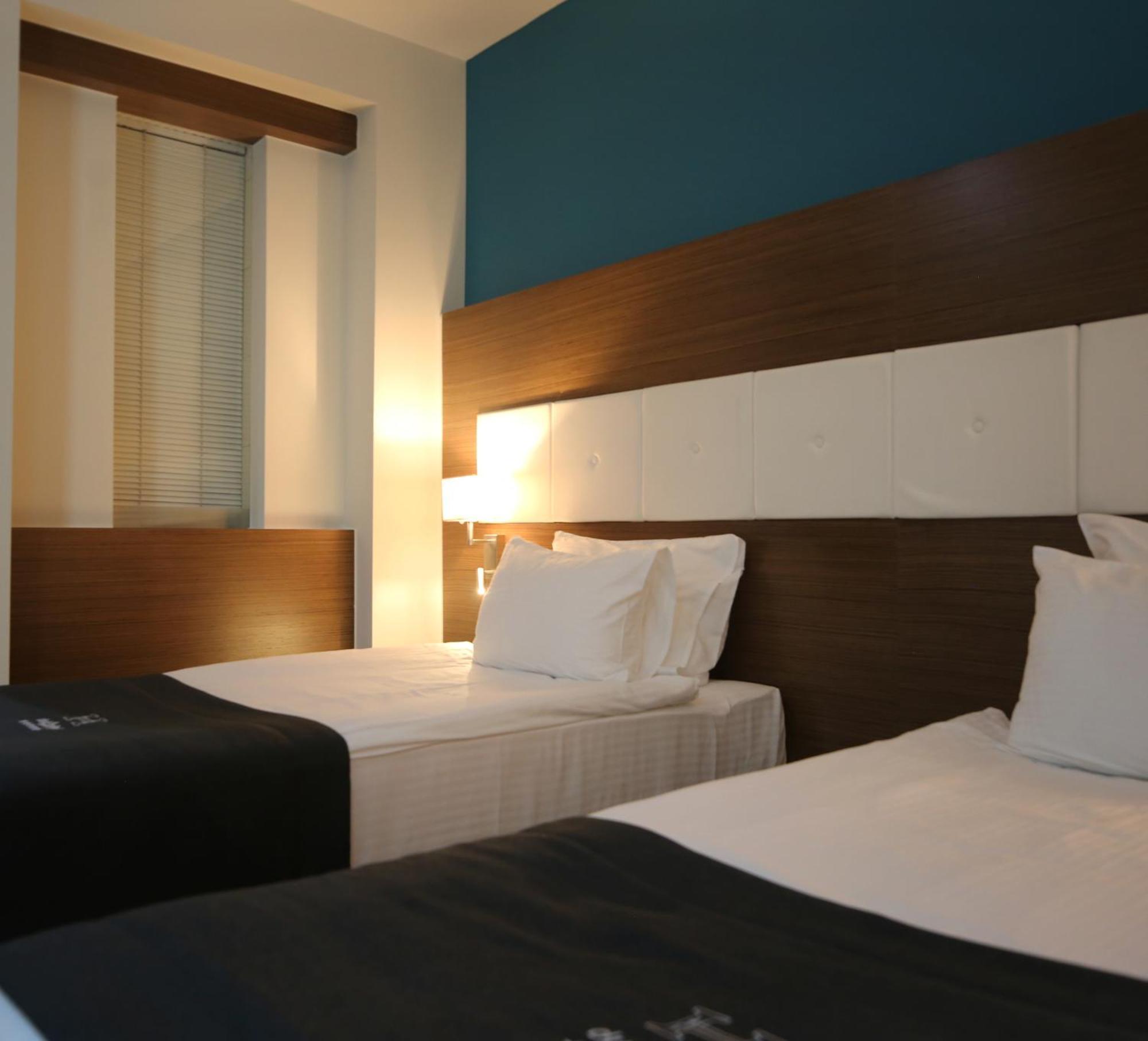 Hotel Dukagjini Peja Kültér fotó